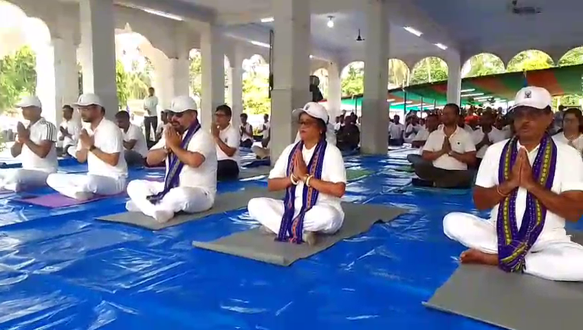 খোয়াই জেলায় যথাযোগ্য মর্যাদায় পালিত হলো আন্তর্জাতিক যোগ দিবস