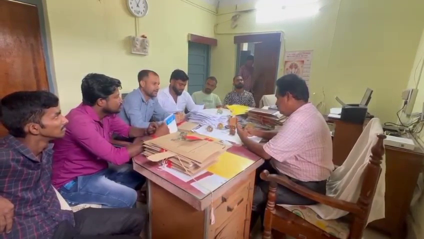 যুব কংগ্রেসের উদ্যোগে বিদ্যুৎ দপ্তর ডেপুটি জেনারেল ম্যানেজার নিকট ছয় দফা দাবি প্রদান