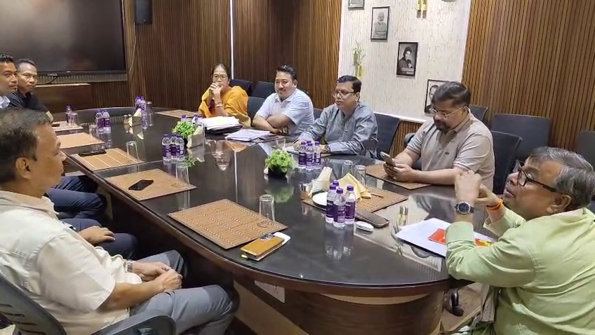 গভীর রাতের বৈঠকে মথা বিজেপির আসন সমঝোতা সম্পন্ন, ভিসি নির্বাচনে এনডিএ ব্যানারেই প্রতিদ্বন্দ্বিতা করবে দুই দল 