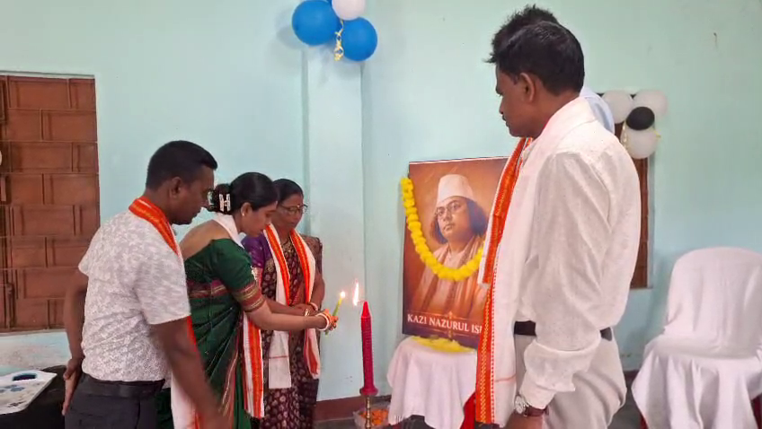 কবি কাজী নজরুল ইসলামের ১২৭ তম জন্মজয়ন্তী উপলক্ষে ধলাই জেলা তথ্য ও সংস্কৃতি কার্যালয়ের উদ্যোগে এবং আমবাসা পুর পরিষদের সহযোগিতায় শ্রদ্ধাঞ্জলি অনুষ্ঠান