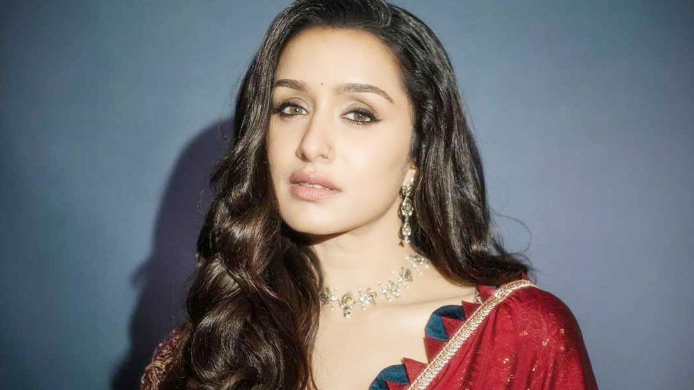আকাশছোঁয়া পারিশ্রমিক শ্রদ্ধার