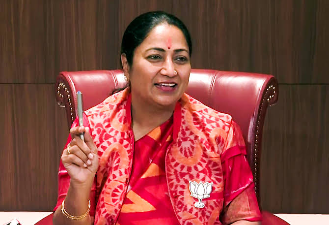 দিল্লিতে পিএম সূর্য ঘর বিনামূল্যে বিদ্যুৎ যোজনার রেজিস্ট্রেশন পোর্টাল চালু মুখ্যমন্ত্রী রেখার
