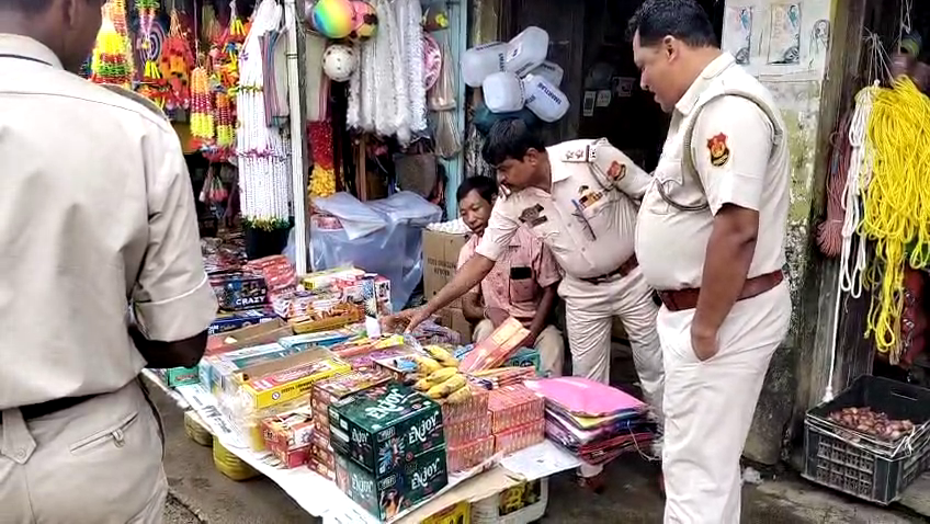 শব্দবাজী অভিযানে নামলো শান্তির বাজার থানার পুলিশ। 