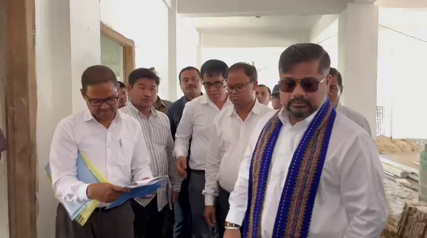 শান্তির বাজারে বিভিন্ন উন্নয়নমূলক কাজ পরিদর্শনকরলেন মন্ত্রী সুশান্ত চৌঁধুরী 