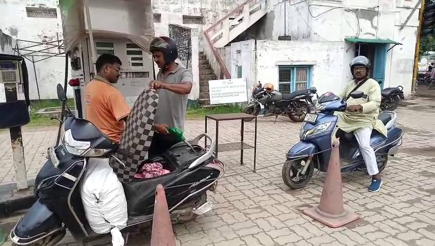  দশ দিনে তৃতীয়বার দেশের সাথে রাজ্যে ও মহার্ঘ্য হলো পেট্রোল এবং ডিজেল 