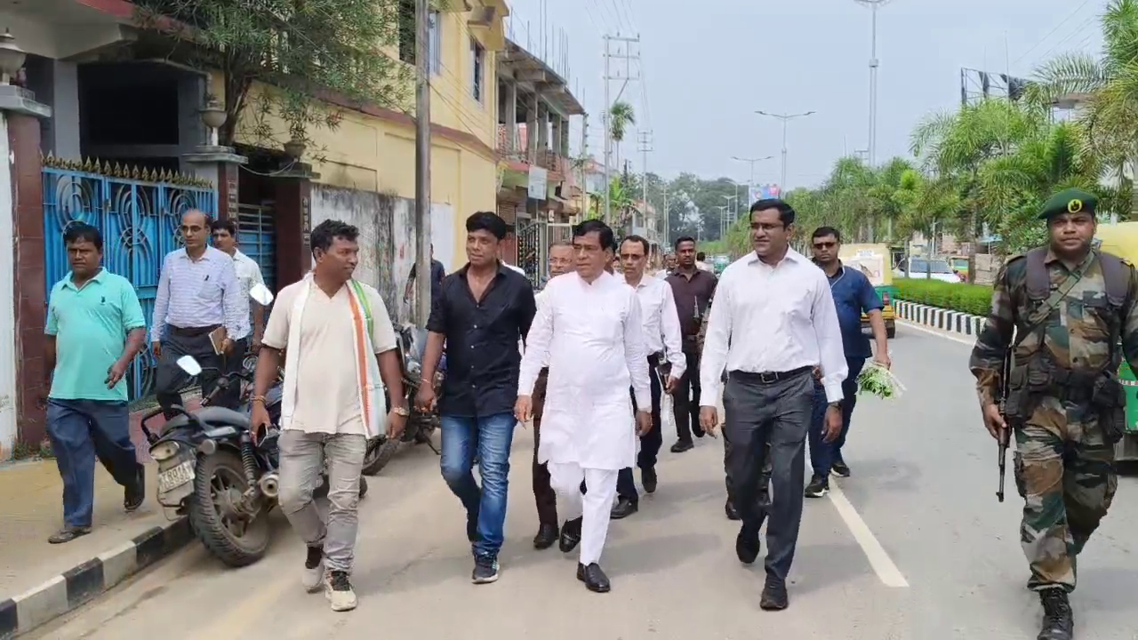 বড়জলার ৩ নম্বর ওয়ার্ডে উন্নয়নমূলক কাজ পরিদর্শনে মেয়র