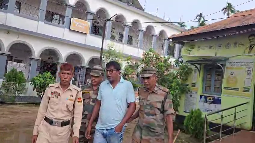 পিস্তল, কার্তুজ ও গাঁজাসহ গ্রেফতার উত্তম দে