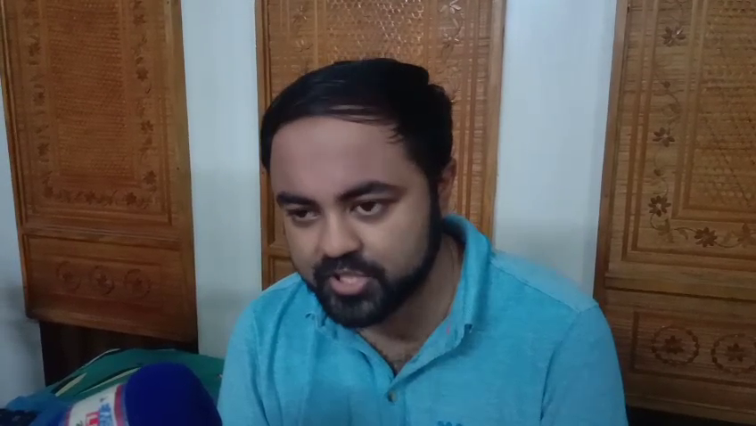 কৈলাসহরে আইনজীবীর বাড়িতে গভীর রাতে সিসিটিভি ভাঙচুর