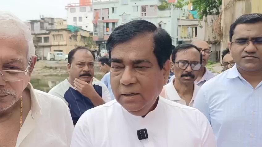  মধ্যপাড়ার জলাশয়টি মানুষের ব্যবহারের উপযোগী করে তোলা হবে -মেয়র