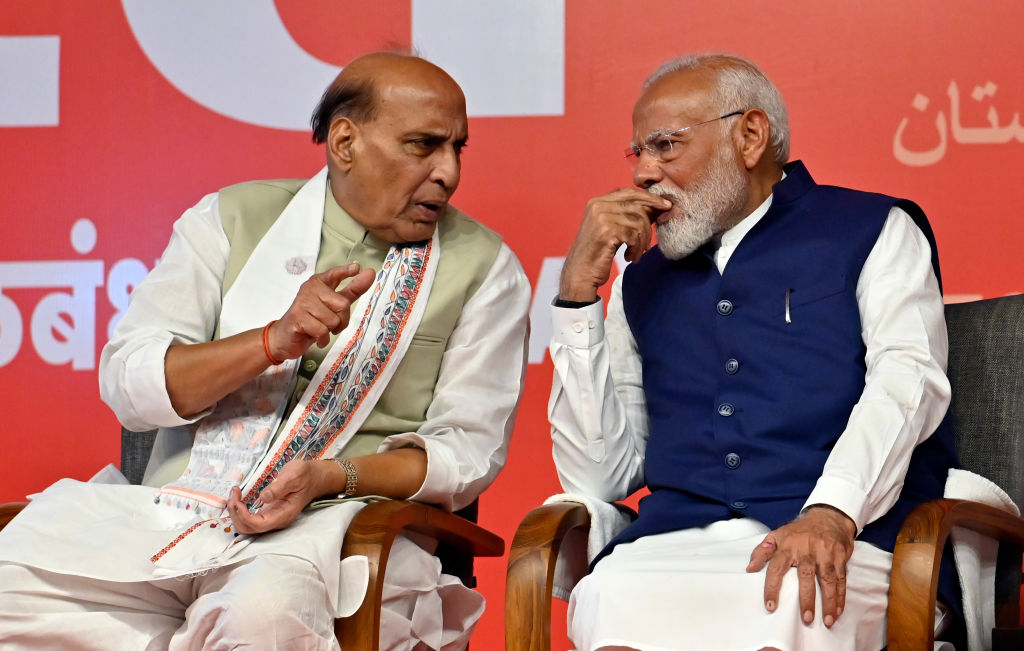 সুশাসনের ১২-বছর, মোদীকে শুভেচ্ছা রাজনাথ সিংয়ের