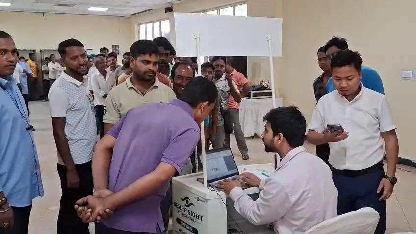  ট্রাফিক পুলিশের চক্ষু শিবির  ঘিরে ব্যাপক সারা, রাজ্যে যান দুর্ঘটনার সংখ্যা হ্রাস পাচ্ছে -ডিজিপি