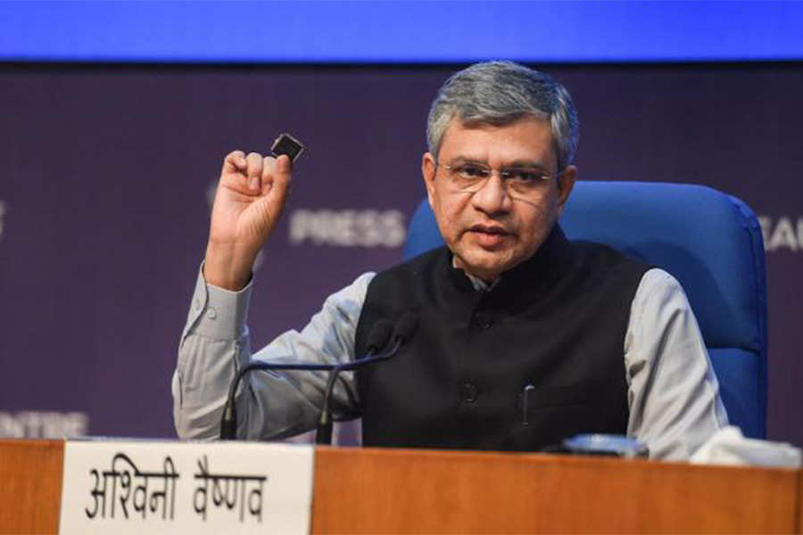 কাশ্মীর থেকে কচ্ছ পর্যন্ত সীমান্তবর্তী এলাকায় এফএম পরিষেবার পরিধি বাড়ানো হচ্ছে : অশ্বিনী বৈষ্ণব