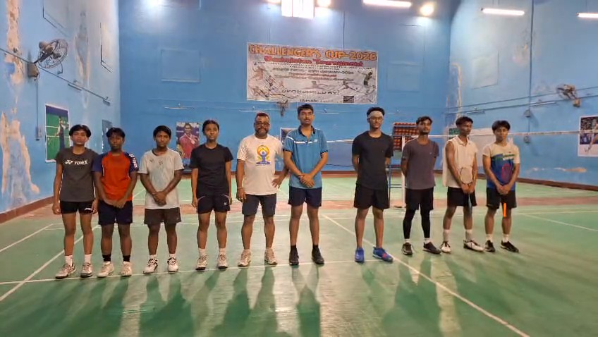 দিল্লির পথে আমবাসায় প্রশিক্ষণপ্রাপ্ত রাজ্যের ১০ শাটলার