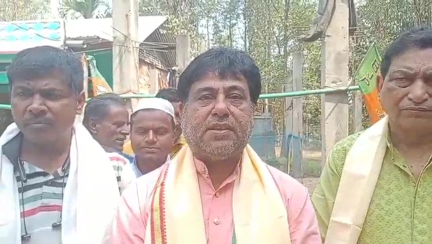 ১৩ জন ভোটার আনুষ্ঠানিকভাবে শাসক দল বিজেপিতে যোগদান