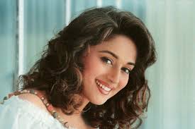 ‘পোশাক ধার করে শুটিং করেছিলেন মাধুরী’
