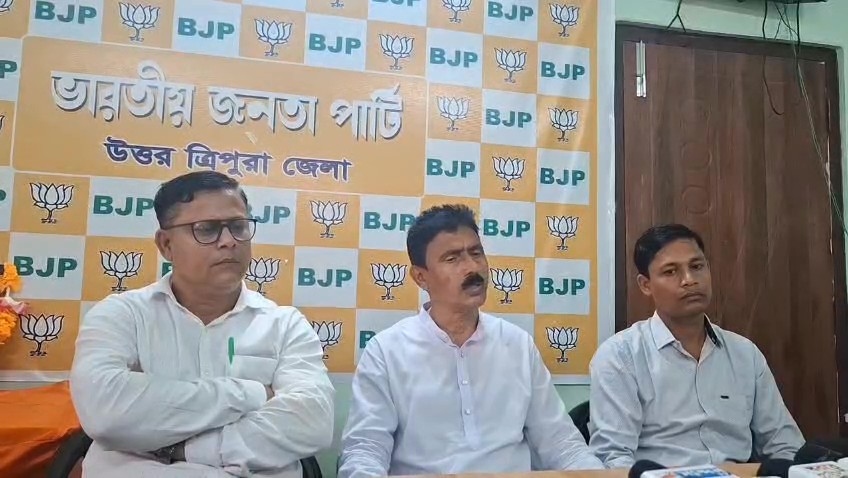 ধর্মনগরের বিধায়ক হিসেবে দায়িত্ব গ্রহণের পর প্রথম সাংবাদিক সম্মেলনেই কড়া বার্তা দিলেন জহর চক্রবর্তী।