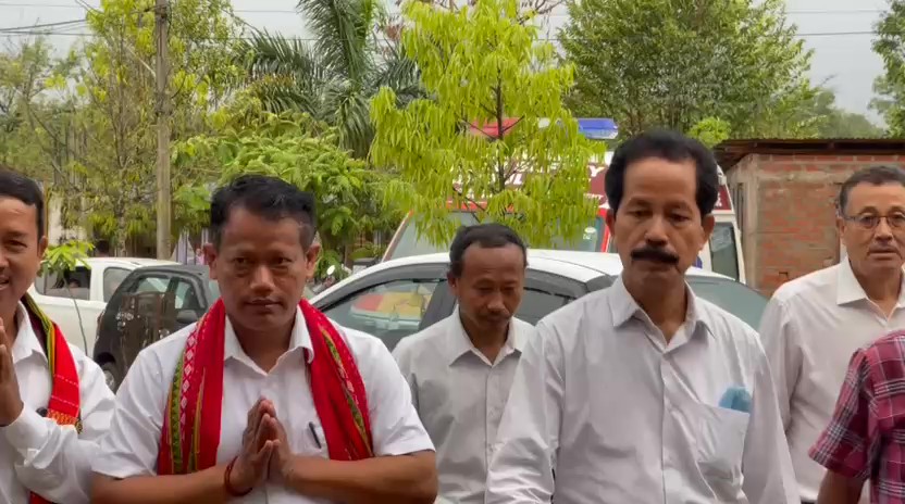 .সিমনা-তমাকারী এবং বোধজংনগর-ওয়াকিনগর কেন্দ্রের সিপি আই এম প্রার্থীদের মনোনয়নপত্র পেশ।