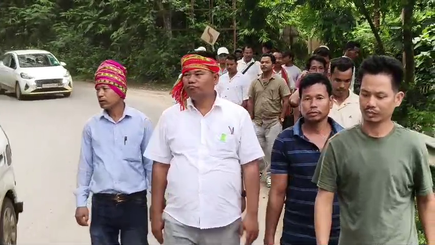 ৭২ ঘন্টার রেল এবং সড়ক অবরোধ ঘিরে বড়মুড়ায় আত্মসমর্পণকারী বৈরীদের জমায়েত শুরু
