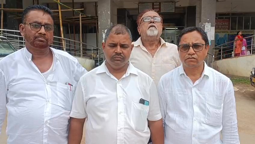 উত্তর জেলা হাসপাতালে বকেয়া বেতনের দাবিতে কংগ্রেসের আল্টিমেটাম