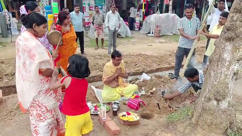 খুঁটি পূজার মধ্য দিয়ে  রাজদূত ক্লাব তাদের শারদীয়া দুর্গোৎসবের আনুষ্ঠানিক সূচনা করল