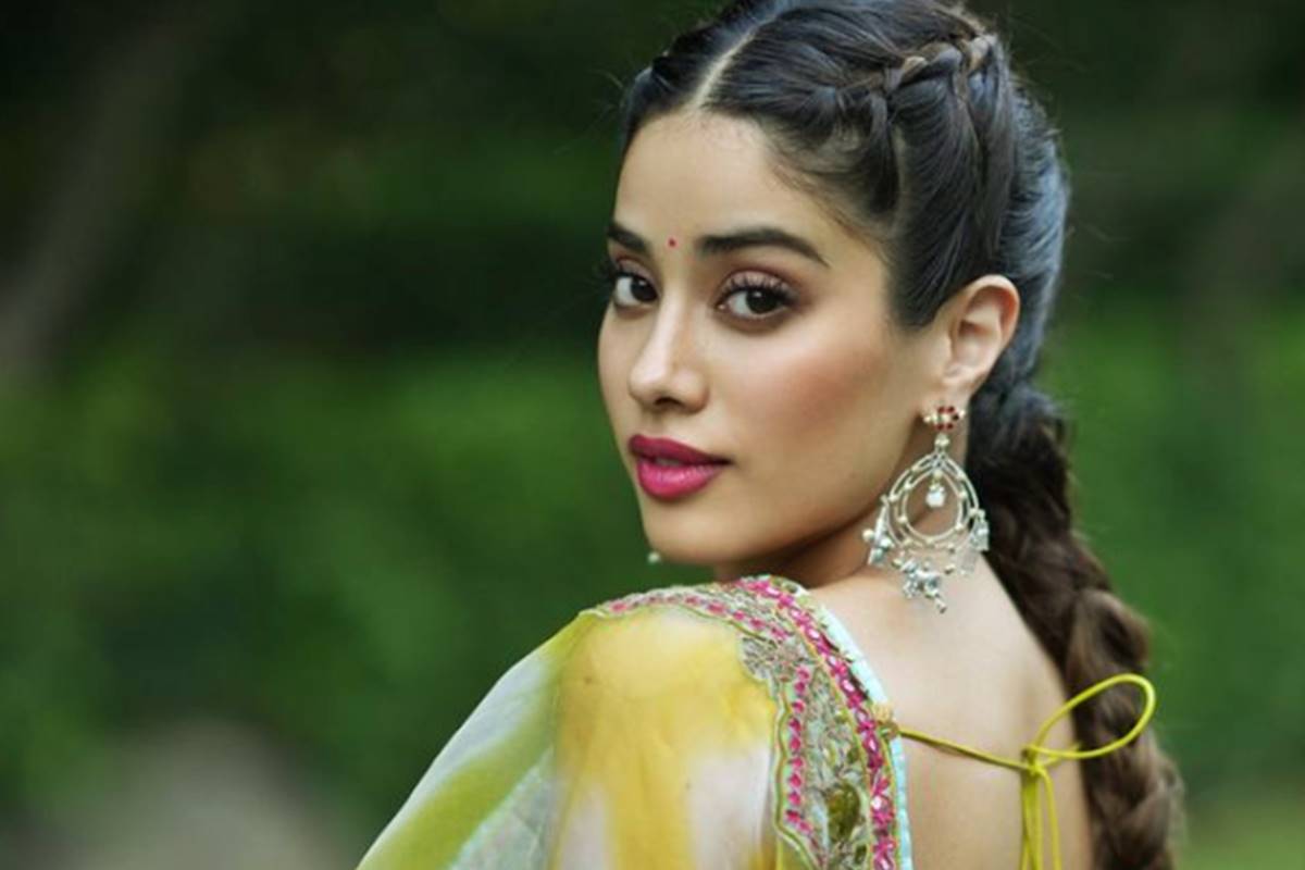 উদ্দেশ্যপ্রণোদিত ক্যামেরাবন্দির শিকার অভিনেত্রীরা: জাহ্নবী কাপুর