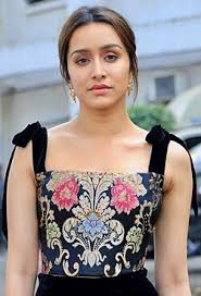 আলিয়া-অনন্যার পথেই হাঁটলেন শ্রদ্ধা কাপুর