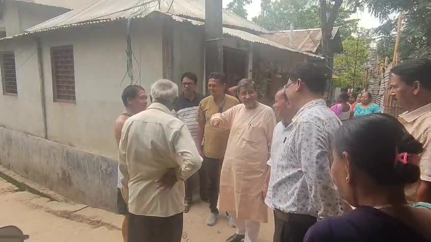 উচ্ছেদের প্রশাসনিক সিদ্ধান্তের বিরুদ্ধে   প্রতিবাদে মুখর কাটাখাল সংলগ্ন বাস্ত্তচ্যুতরা 