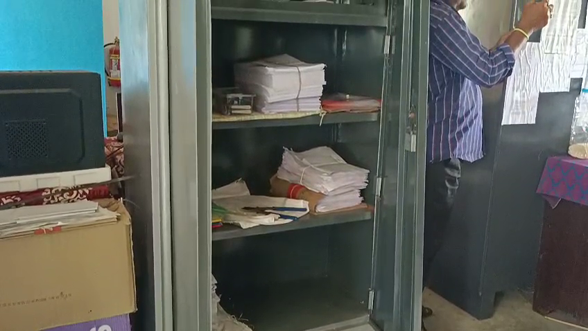 দুইটি বিদ্যালয়ে দুঃসাহসিক চুরি