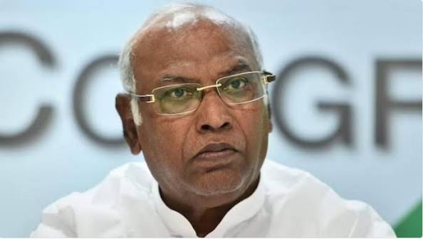 গোয়ায় ‘বন্দে মাতরম্’-এর দুই স্তবক, বিতর্কের মাঝে খাড়গের সাফাই