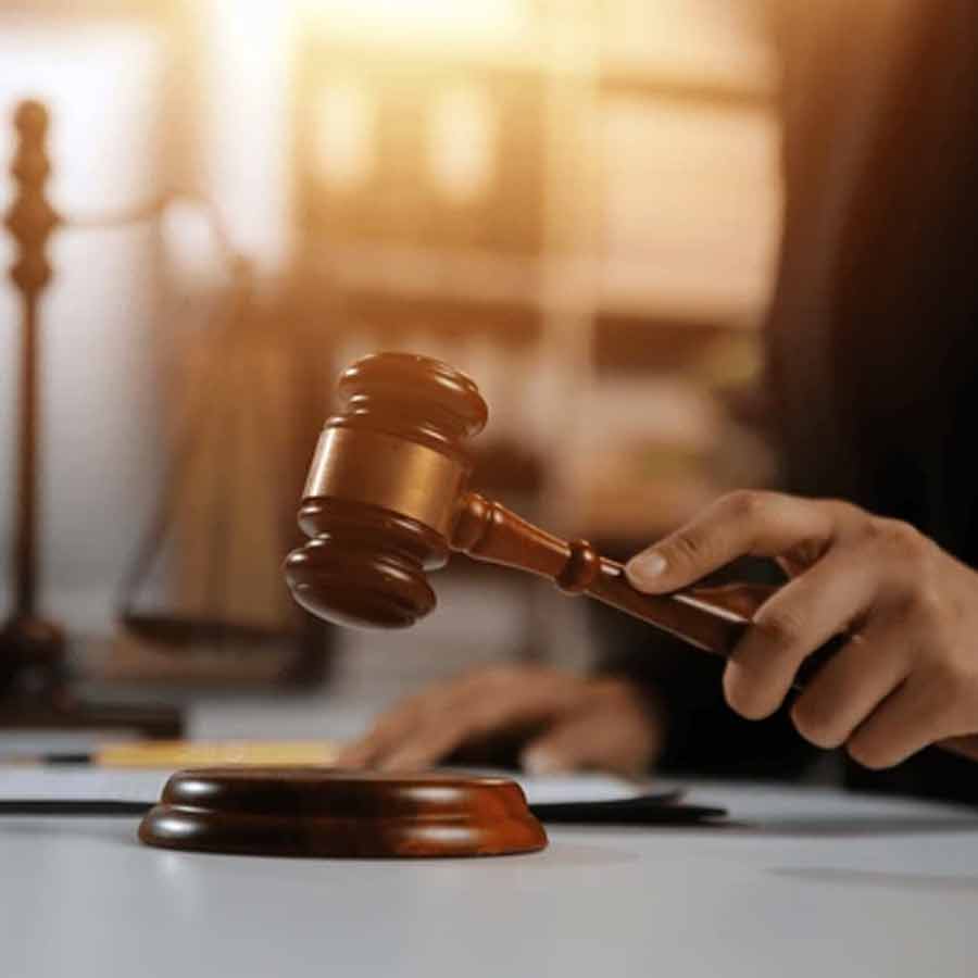 ভরণপোষণ দেওয়ার সময় প্রমাণ ছাড়া স্ত্রীকে উপার্জনক্ষম বলে ধরে নেওয়া যাবে না! জানিয়ে দিল দিল্লি হাই কোর্ট