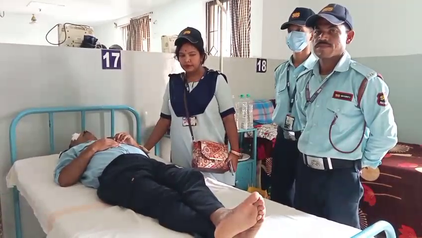  মানসিক ভারসাম্যহীন রোগীর হাতে আক্রান্ত এক বেসরকারি নিরাপত্তা কর্মী, জিবি হাসপাতালে চাঞ্চল্য 