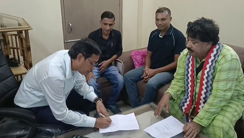 বৃষ্টিতে চলাচলের দুর্ভোগ,মহকুমা শাসকের কাছে ডেপুটেশন 