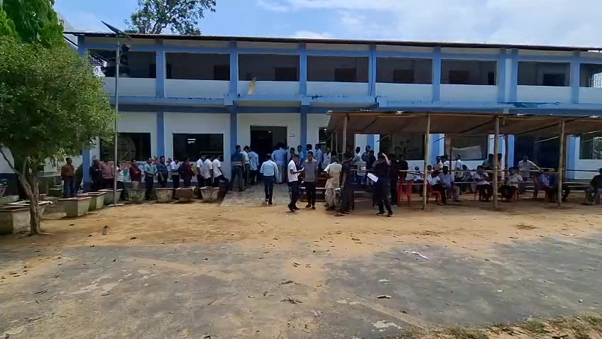 মঙ্গলবার ৭ই এপ্রিল দক্ষিণ ত্রিপুরার সাব্রুম মহকুমায় ২৭ পূর্ব মুহুরিপুর-ভুরাতলী এবং ২৮ শিলাছড়ি-মনুবনকুল কেন্দ্রকে ঘিরে কমিশনিংয়ের দ্বিতীয় পর্ব সম্পন্ন হচ্ছে। 