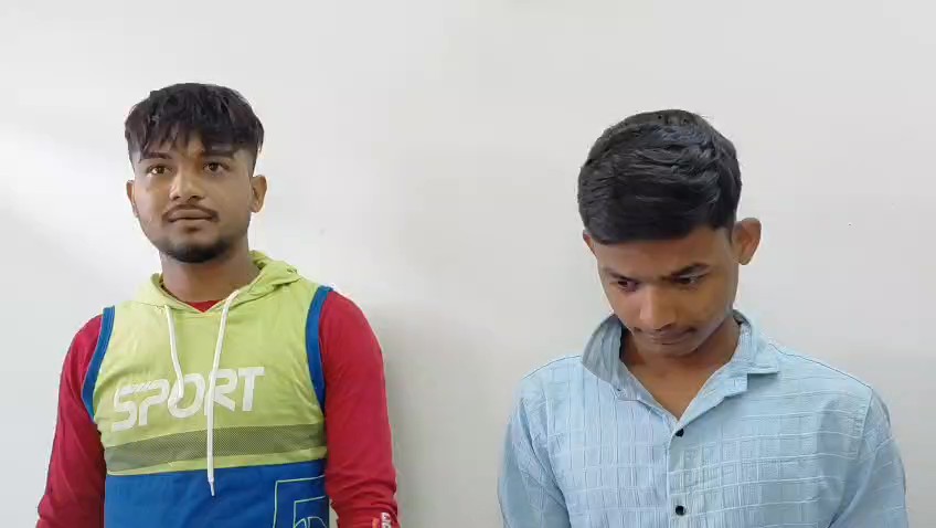 দুই চোর আটক