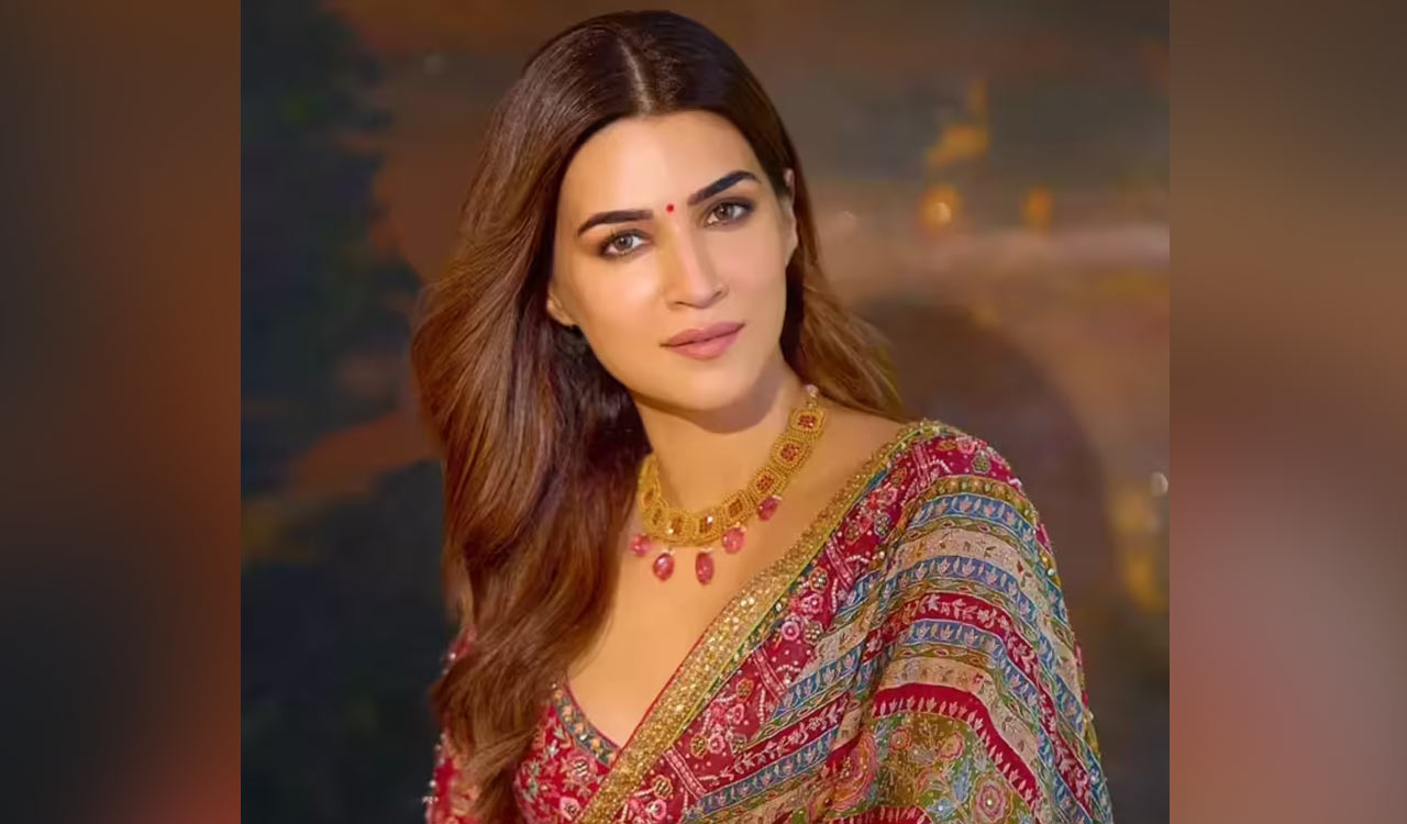 ওরাই আমার পরিবারকে নোংরা ভাষায় আক্রমণ করেন: কৃতি শ্যানন