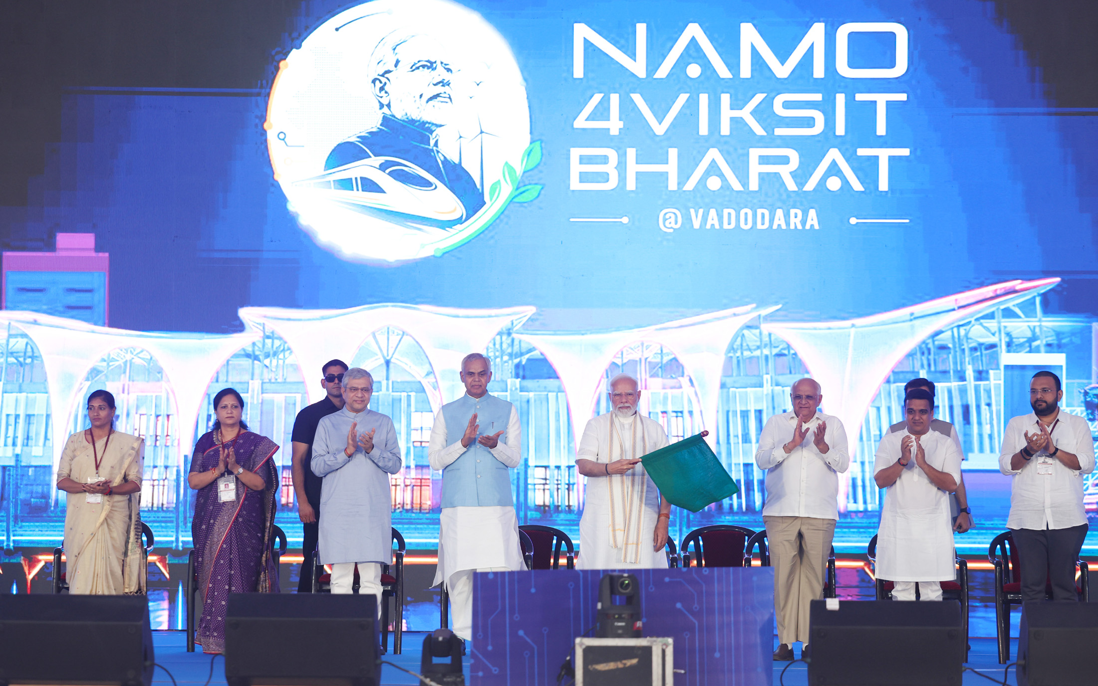 ভদোদরায় বিভিন্ন উন্নয়নমূলক প্রকল্পের উদ্বোধন ও শিলান্যাস প্রধানমন্ত্রীর