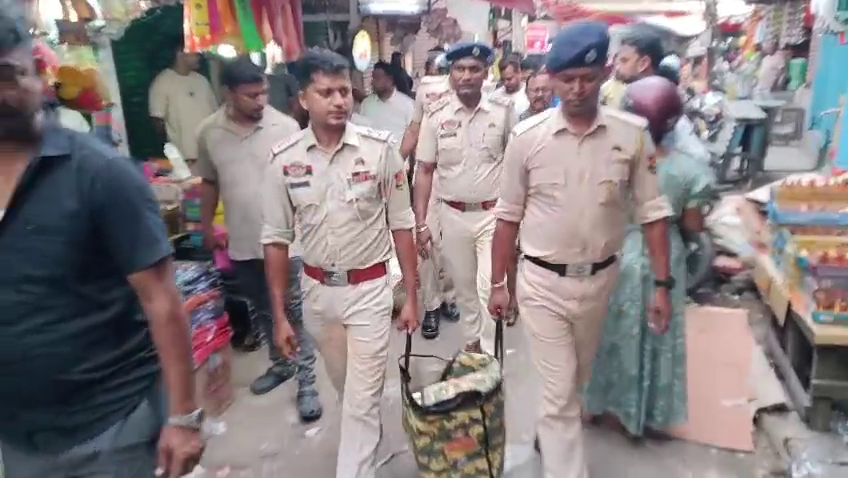 শব্দবাজি বিরোধী অভিযানে বিশেষ সাফল্য এমজি বাজার ফাঁড়ি পুলিশের ,উদ্ধার লক্ষাধিক টাকা মূল্যের শব্দবাজি 