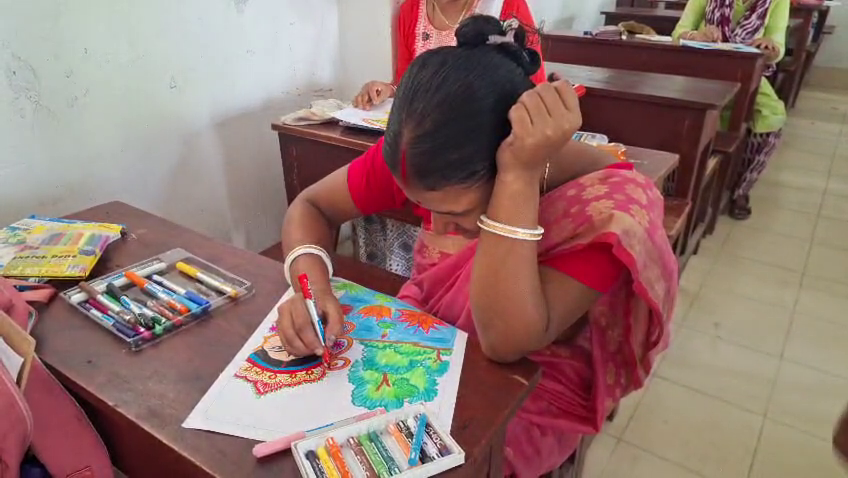 দুর্গাপূজাকে সামনে রেখে আমবাসা টাউন ক্লাবের উদ্যোগে ‘বসে আঁকো প্রতিযোগিতা