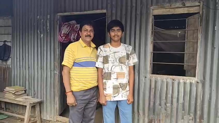 গরীব ঘরের সাফল্যে শিখরে সোনাতলার পীযূষ, CBSE দশম শ্রেণিতে পেল ৯৭% নম্বর