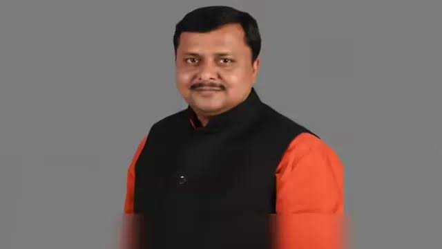 সংবিধানের নামে মিথ্যাচার জনাদেশের চরম অপমান : নিতিন নবীন