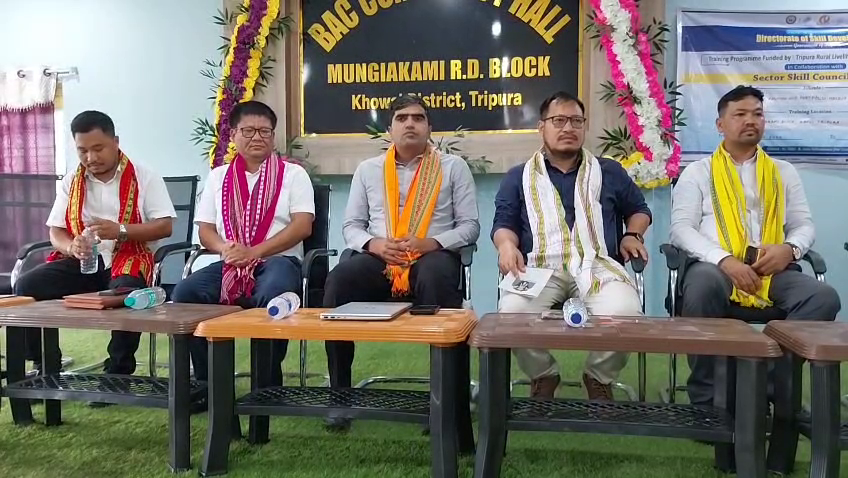 মানব-হাতি সহাবস্থান নিয়ে খোয়াই বন বিভাগের সচেতনতামূলক কর্মসূচি