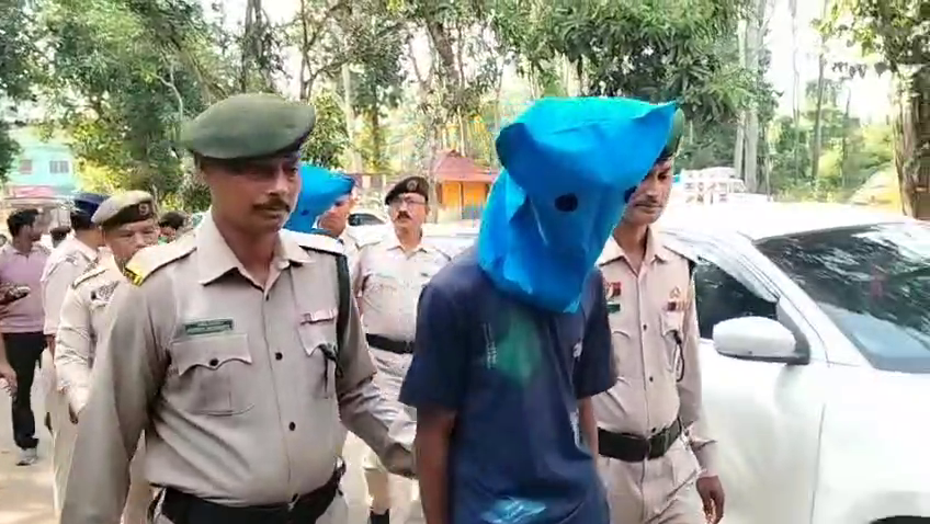  গাঁজাসহ ২ পাচারকারীকে আটক করল আমতলী থানার পুলিশ 