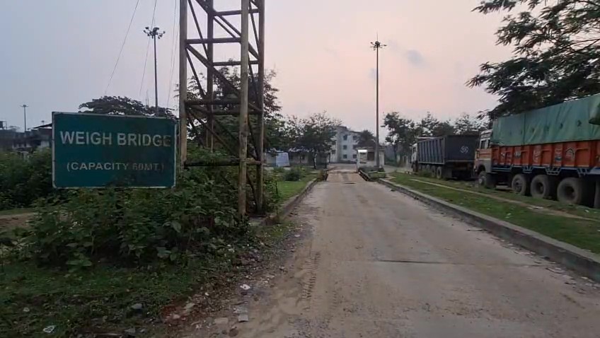 রাজ্যের প্রবেশদ্বার চুরাইবাড়িতে বিকল ওয়েট ব্রিজ।