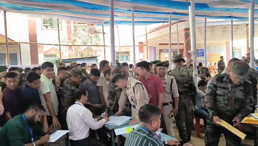 আজ থেকে শুরু হল পোস্টাল ব্যালটের মাধ্যমে ভোট গ্রহণ পর্ব।