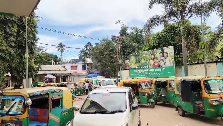 সিএনজি স্টেশনের জেনারেটর মেশিন বিকল, অভিযোগ  অটোচালকদের