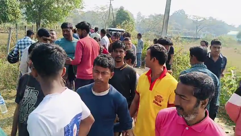 পিতাকে মেরে রক্তাক্ত করলো গুণধর পুত্র