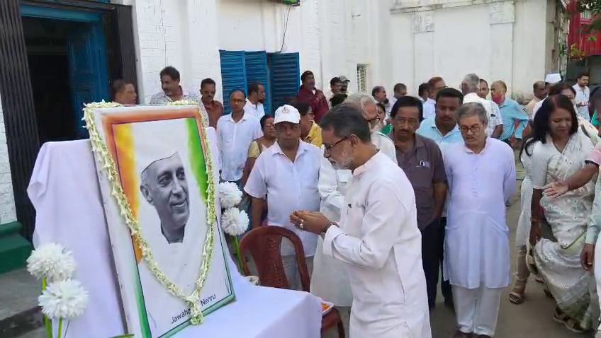 প্রধানমন্ত্রী জহরলাল নেহেরুর ১৩৬ তম জন্মজয়ন্তী উপলক্ষে কংগ্রেস ভবনে যথাযোগ্য মর্যাদায় তার জন্মজয়ন্তী পালন 