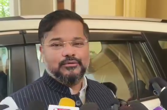 রেশন সামগ্রী নিয়ে বিরোধীদের বিভ্রান্তি ছড়ানোর অভিযোগ খাদ্যমন্ত্রীর, ৭-১০ দিনের মধ্যে রাজ্যের সর্বত্র পৌঁছবে চিনি