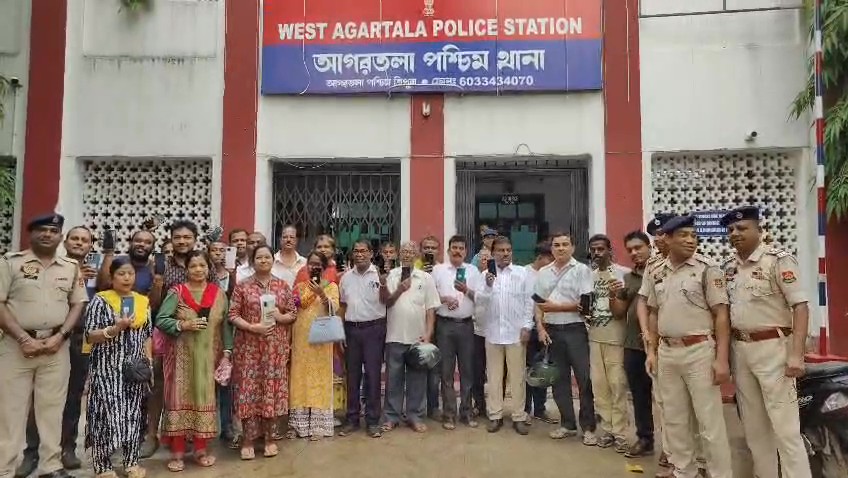 পশ্চিম থানার সাফল্য, উদ্ধার ৩৫ হারানো-চুরি যাওয়া মোবাইল